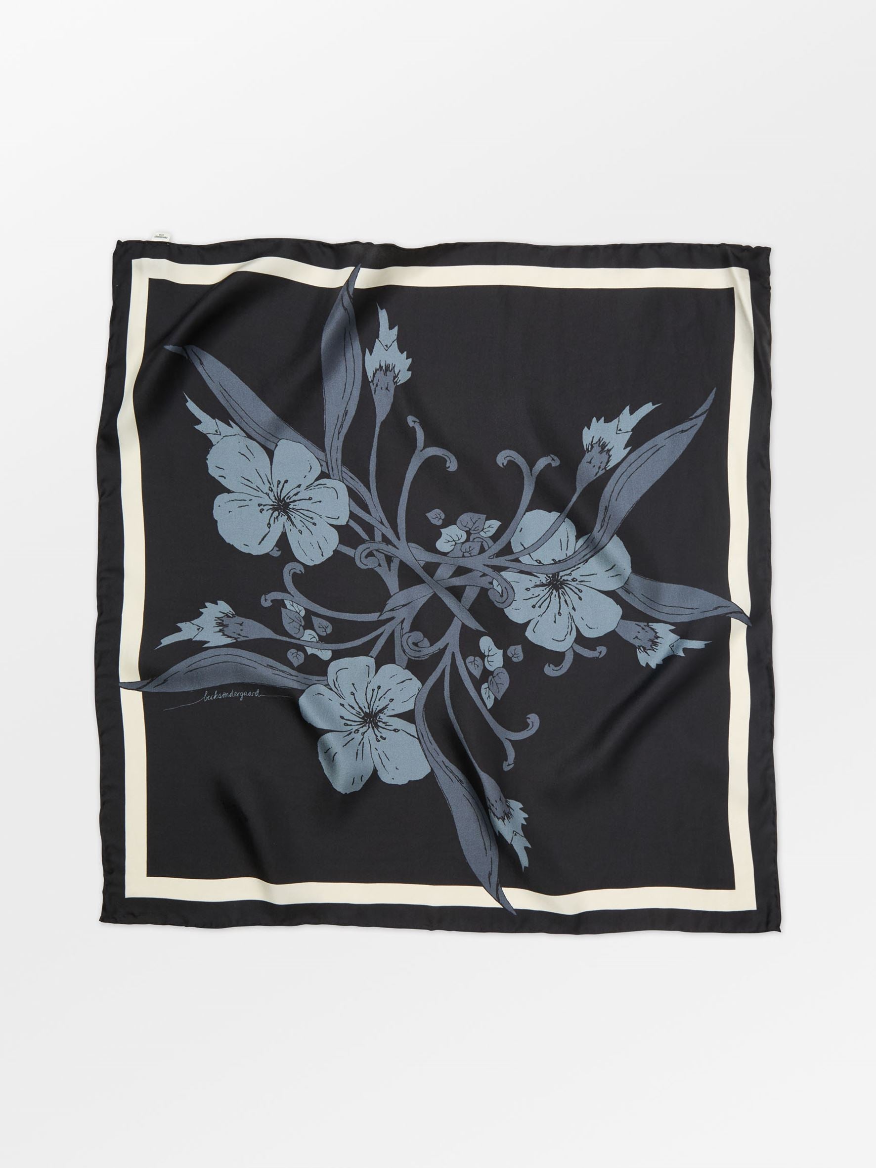 Magna Flower Sia Scarf OneSize Becksöndergaard.dk